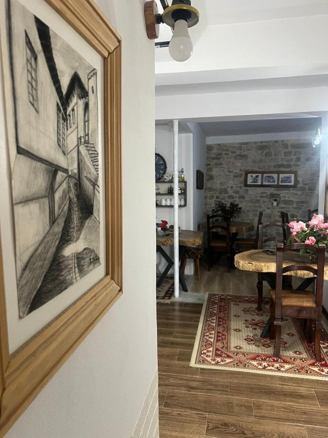 Hotel Omer Berat Exterior foto