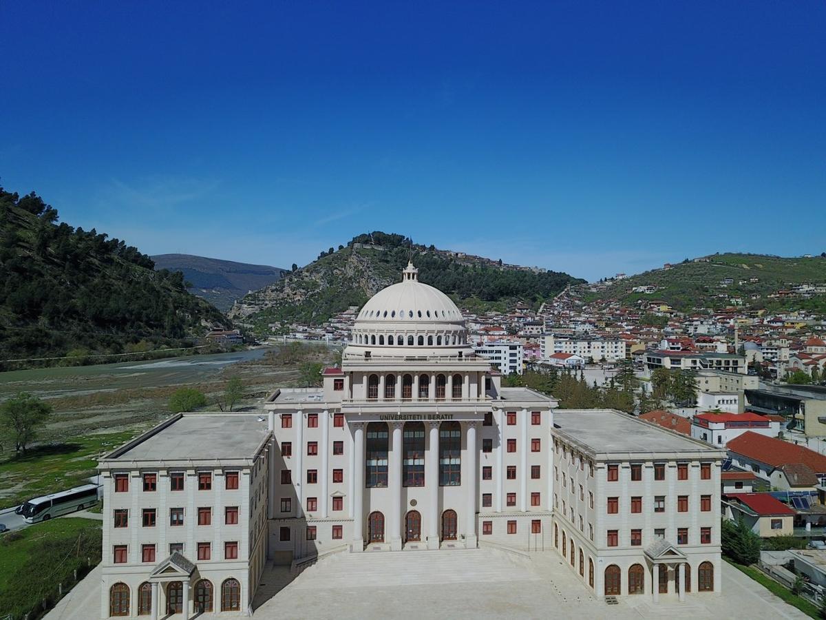 Hotel Omer Berat Exterior foto