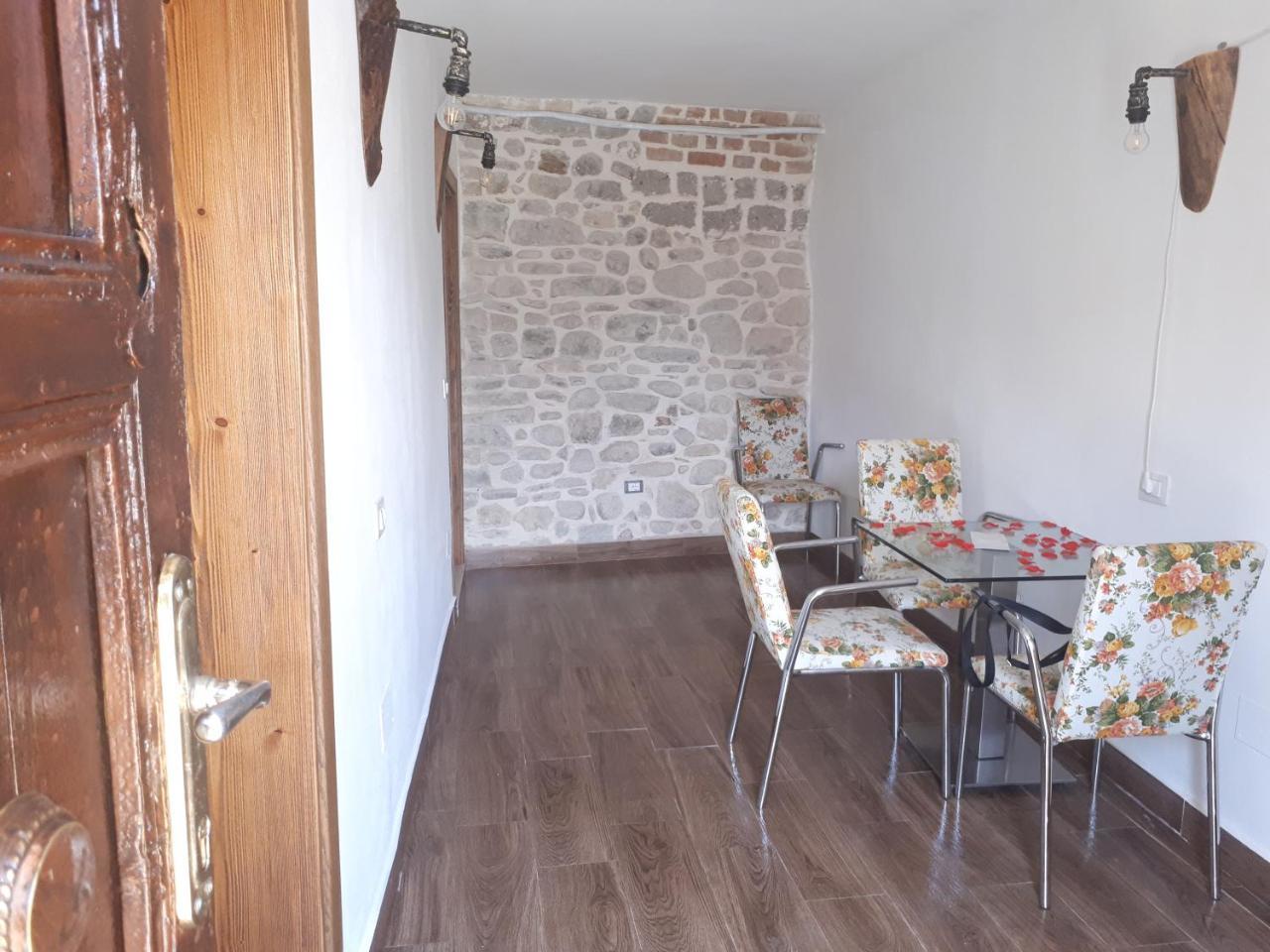 Hotel Omer Berat Exterior foto