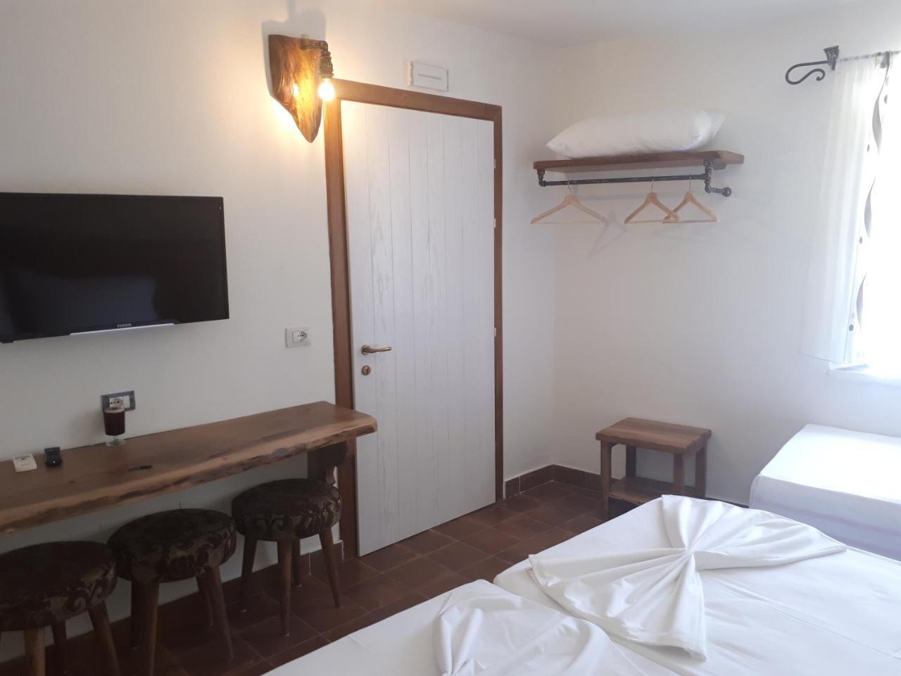Hotel Omer Berat Exterior foto